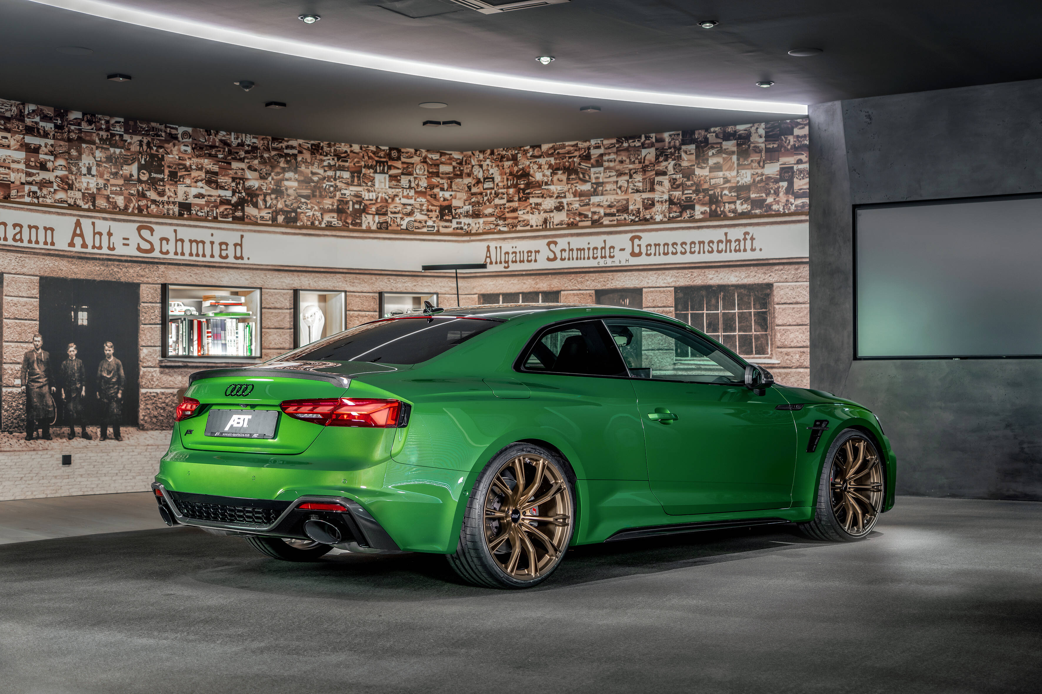 Audi A5 RS5 (02/2019 -) quattro gets more power and torque with W Keypad  SENT from Vector Tuning!